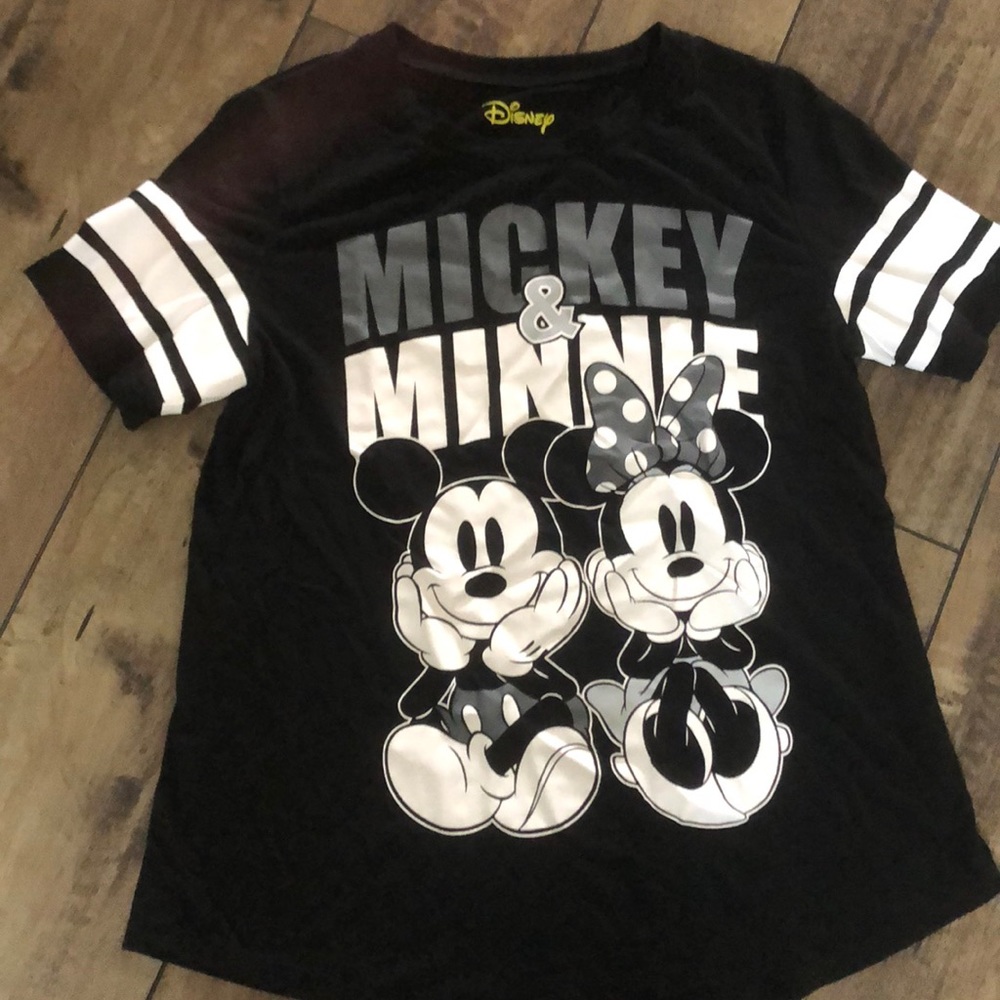 Disney t shirt size large